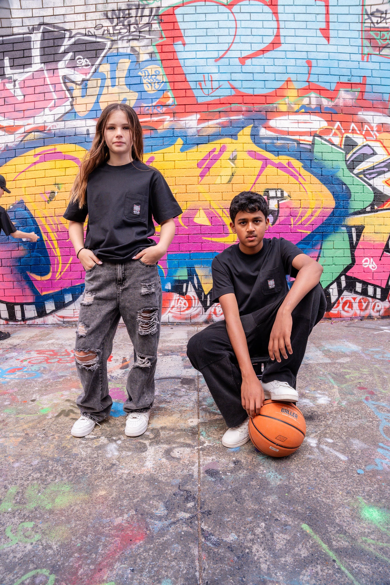 ROUD GLOBAL POCKET TEE — BLACK